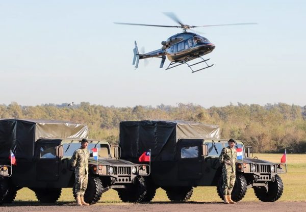 Fuerzas Armadas recibe vehículos tácticos y helicópteros por parte de Taiwán | .::PARAGUAY TV HD::.