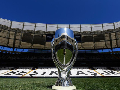 Liverpool y Chelsea se enfrentan por la Supercopa de Europa