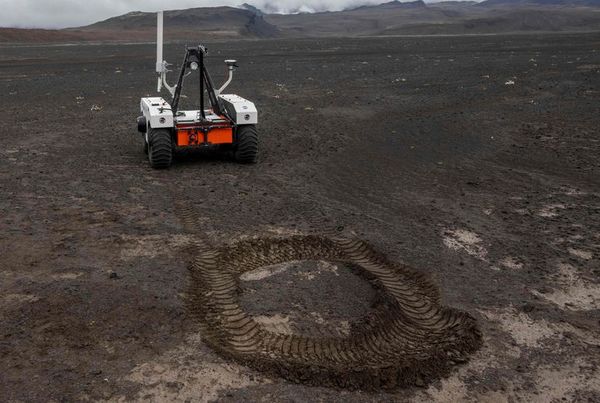 La NASA se prepara para Marte en un campo de lava de Islandia  - Tecnología - ABC Color