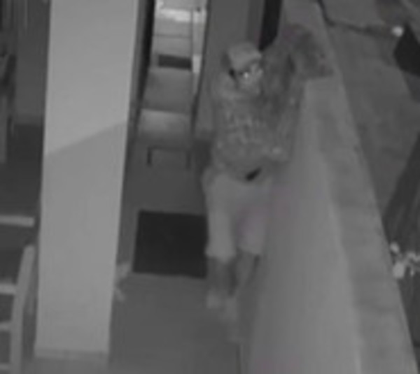 Captan a delincuente que roba en un garaje - Paraguay.com