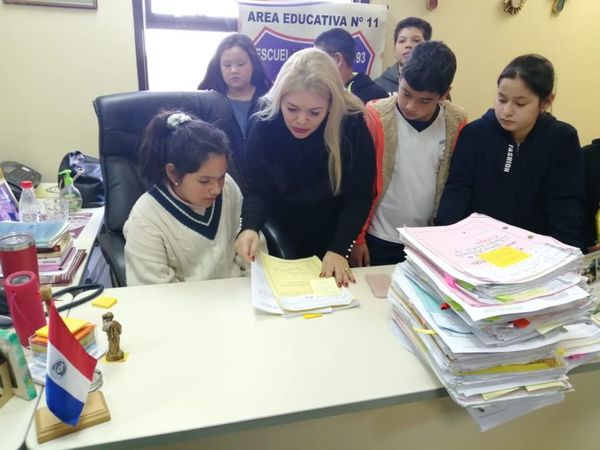 Estudiantes visitan sede del Palacio de San Lorenzo