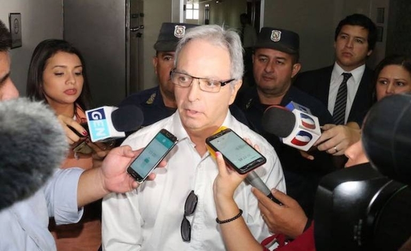 HOY / Tras 8 meses de encierro, Justo Cárdenas logra salir de Tacumbú