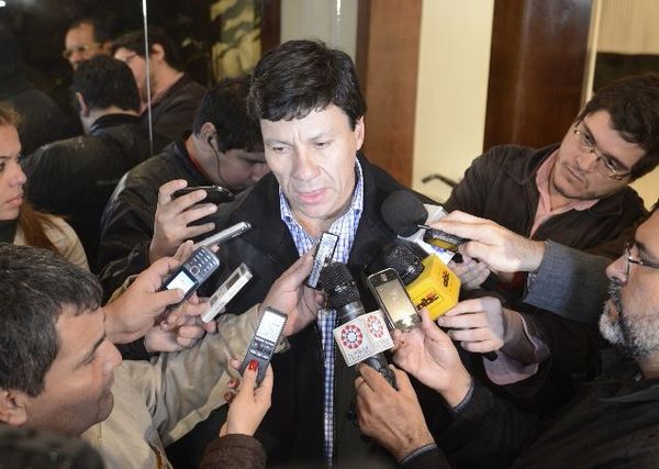 Walter Harms propuso que Abdo y Velázquez den su versión por escrito - Nacionales - ABC Color