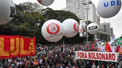 Brasil: Masiva marcha contra el ajuste en Educación - ADN Paraguayo