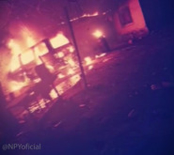 ¡Héroe! Arriesgó su vida para salvar a sus hijas de un incendio - Paraguay.com