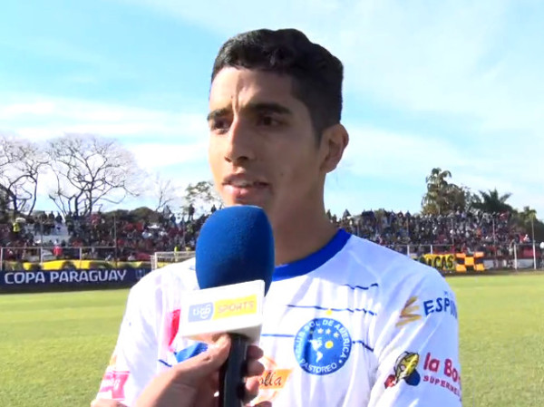 Renzo Carballo usa la “viveza” para anotar y ser figura