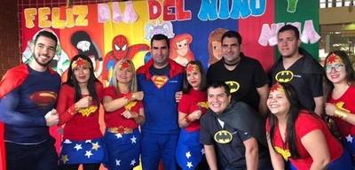 Héroes se disfrazaron de superhéroes para agasajar a niños | Noticias Paraguay