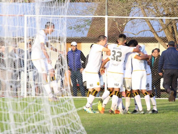 El campeón sufre para avanzar a octavos