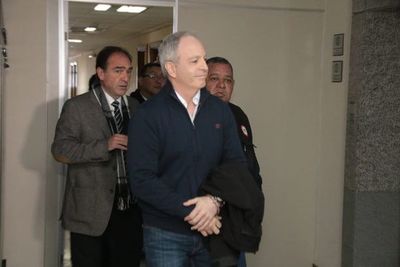 Fue un “error de G. 3.700 millones”, dice Cárdenas tras salir de Tacumbú - Notas - ABC Color