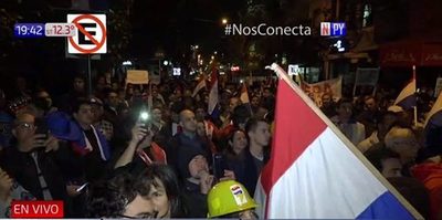 Juicio político: Multitudinaria movilización en el microcentro | Noticias Paraguay