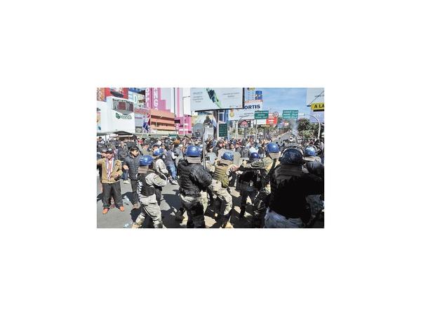 Manifestación a favor de juicio político con represión en CDE