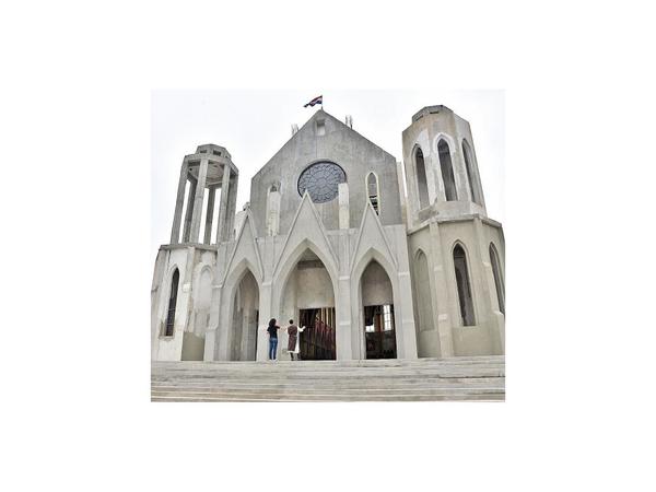 Heraldos   celebran hoy   80 años de  su fundador y reabren el templo