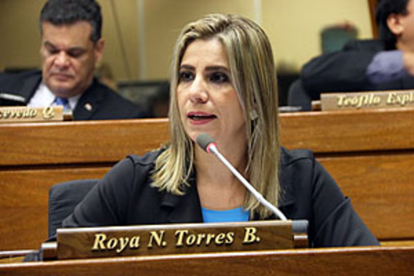 Roya Torres pide se imprima imagen de los Saltos del Monday en futuros billetes
