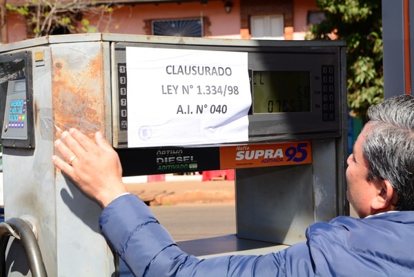 Clausuran islas de gasolinera por denuncia de consumidor en CDE