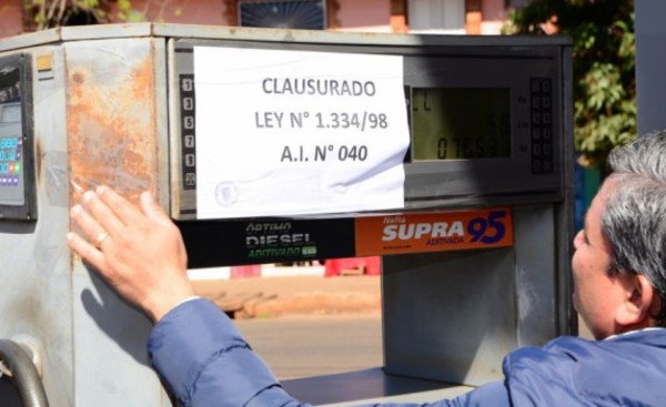 Clausuran islas de gasolinera por denuncia de consumidor en CDE