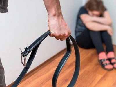 Cintarazos contra el suicidio generan una feroz polémica