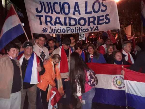 Efraín Alegre, el farsante que podría desplazar a la “reina de los memes” - ADN Paraguayo