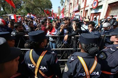 Manifestantes intentaron ingresar Congreso Nacional