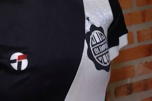 Coleccionistas de Olimpia muestran sus reliquias