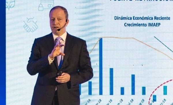 HOY / Economía en picada hace 7 meses, extitular de BCP dice:  'técnicamente' es una recesión