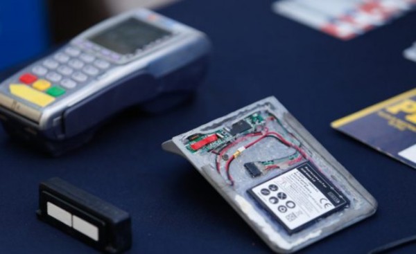 Clonan tarjeta y roban G. 20 millones