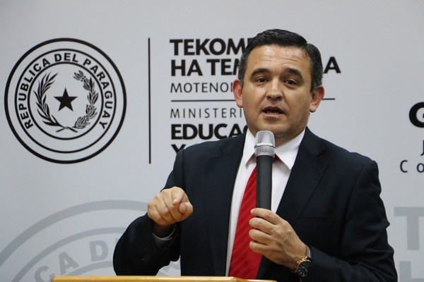 Petta: Problema de la educación es histórico y no se apega al cargo - ADN Paraguayo
