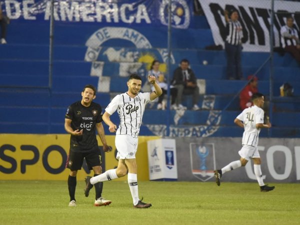 Libertad castiga error de Tembetary y clasifica a octavos de final