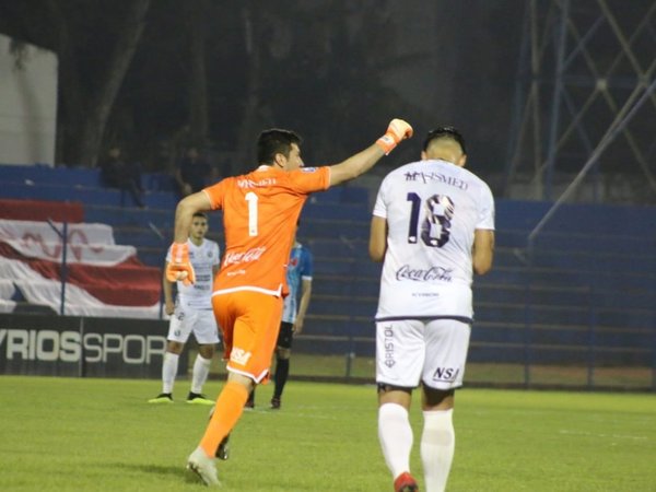 Víctor Centurión regala un golazo en plácida victoria de Sol