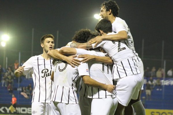 Libertad y Sol de América, a octavos de final de la Copa Paraguay » Ñanduti