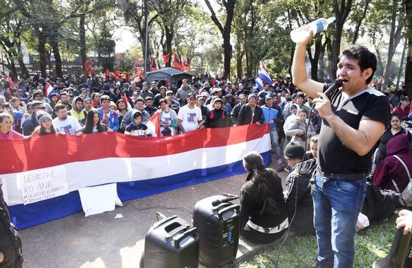 Reclamos de juicio político y cárcel a los vendepatria - Política - ABC Color