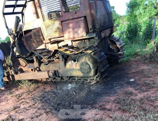 Estacan estancia y queman tractor en Caazapá