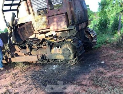 Atacan estancia y queman tractor en Caazapá