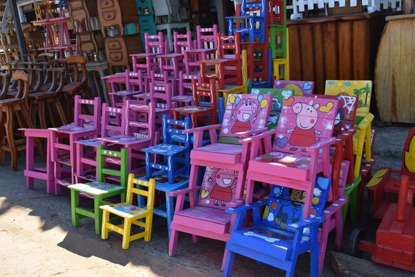 Artesanos luqueños ofrecen juguetes de madera por el Día del Niño - Nacionales - ABC Color