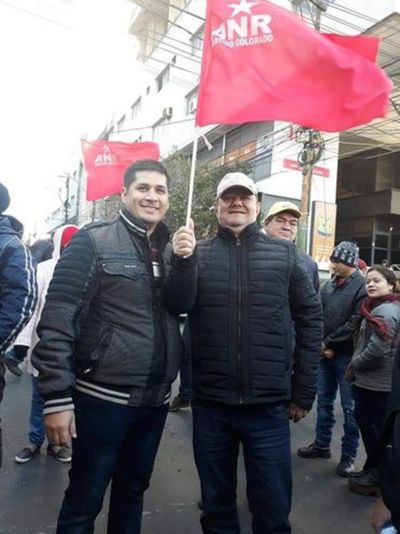 Ser hurrero, una “profesión” de chupamedias de malos políticos - Periodismo Joven - ABC Color