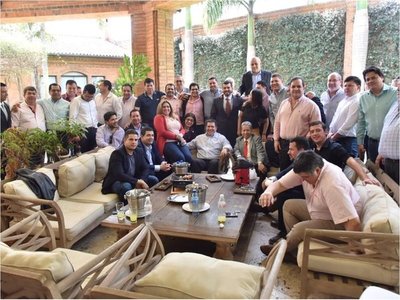 Colorados cierran la posibilidad de un juicio político a Mario Abdo y a Velázquez