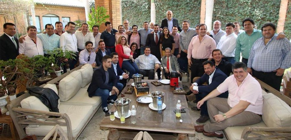 Cartes sella unión ubicado en el centro de la ANR | Noticias Paraguay