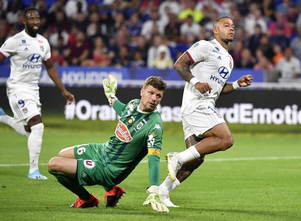 Depay y Dembelé alargan buen arranque del Lyon - Fútbol - ABC Color