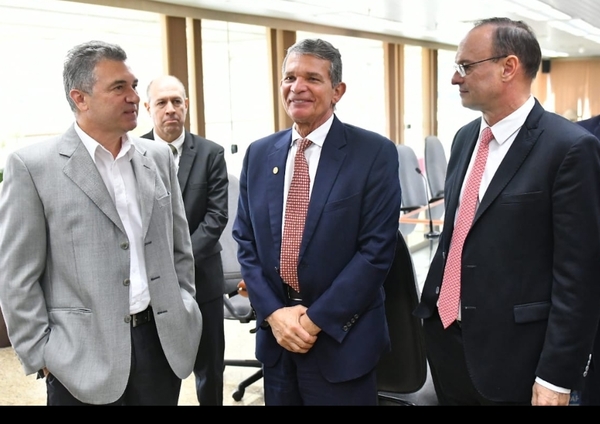 Nuevas autoridades de la ANDE realizaron visita a directores generales de Itaipu | .::Agencia IP::.