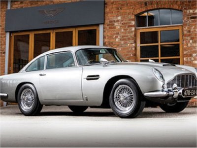Aston Martin DB5 de James Bond, subastado en USD 6,4 millones