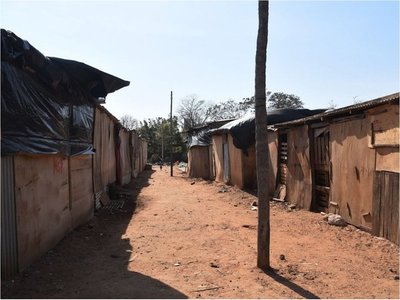 Damnificados convierten en villas permanentes refugios en las calles
