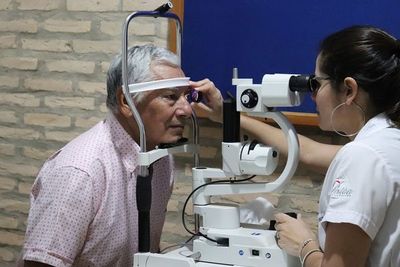 Buscan operar a 150 personas con problema de catarata en Misiones