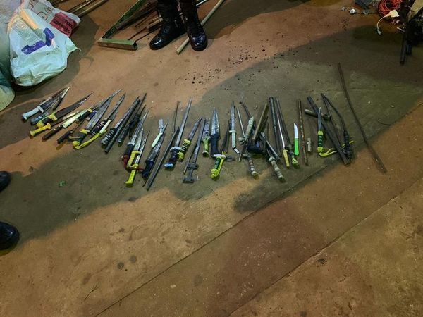 Requisan arsenal de armas blancas en penitenciaría de Encarnación - Nacionales - ABC Color