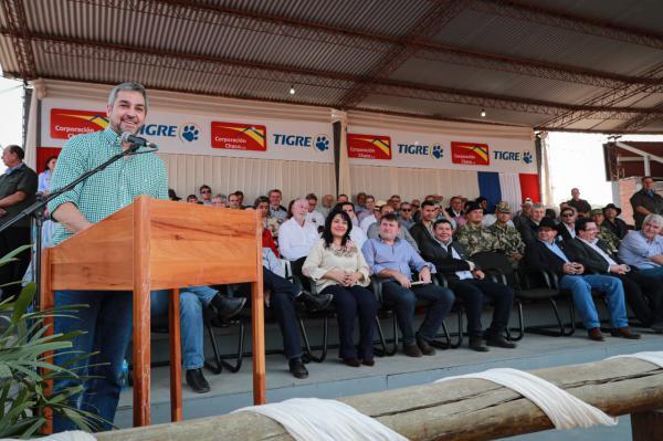 En la 45º Expo Rodeo Trébol, Presidente reitera compromiso de continuar apoyando el desarrollo vial del Chaco