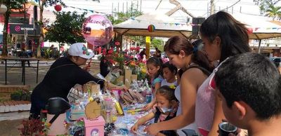 Pequeños emprendedores organizan gran feria en plaza céntrica de Luque - Nacionales - ABC Color