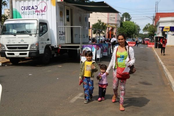 Ciudad Mujer Móvil estará en Itapúa la otra semana - ADN Paraguayo