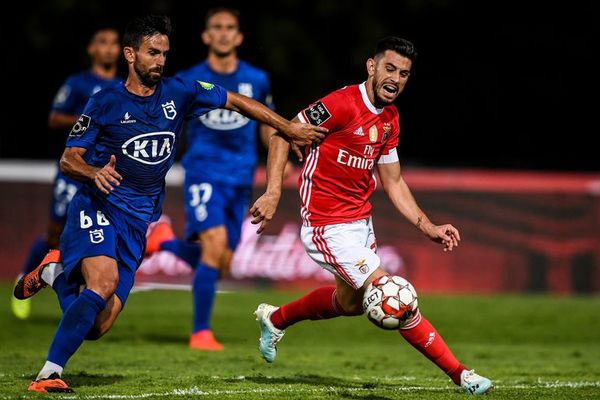 El Benfica mantiene con dificultad su liderato - Fútbol - ABC Color