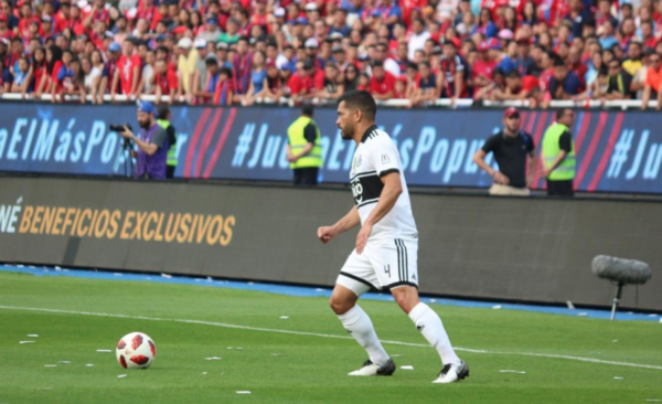 HOY / Debuta en un clásico y no lo puede terminar