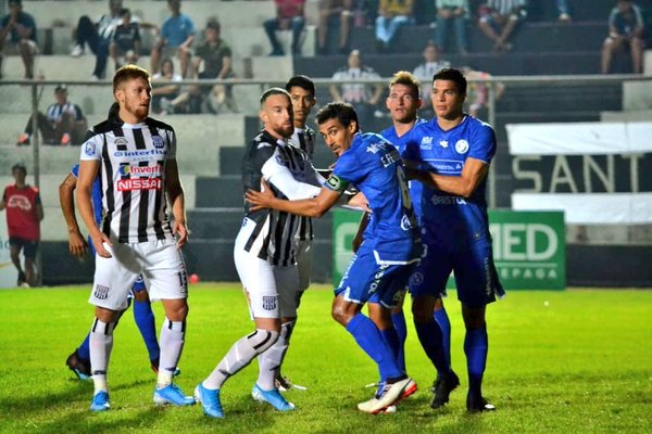 Santaní y Sol de América siguen frenados