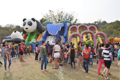 Multitudinario festejo del Día del Niño en Caacupé - Nacionales - ABC Color