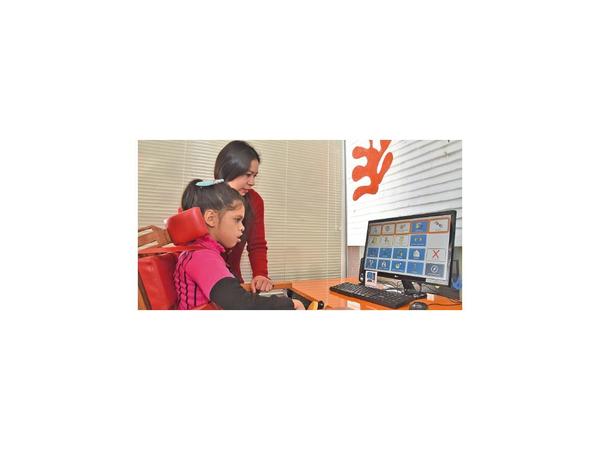 Potencian la comunicación de niños con discapacidad usando tecnología